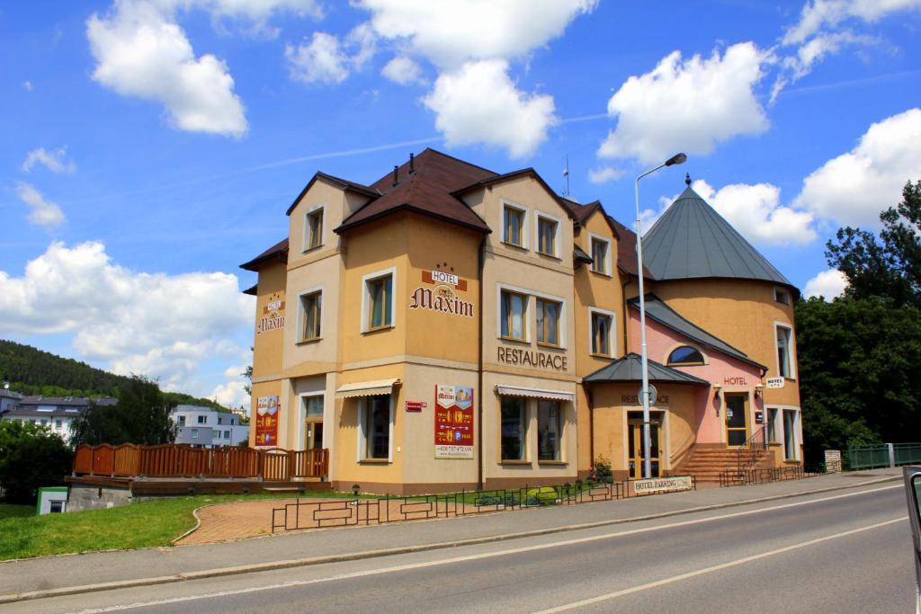 Family Hotel Maxim Beroun  Exterior photo